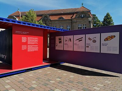 Umgebauter Seecontainer als Wanderausstellung