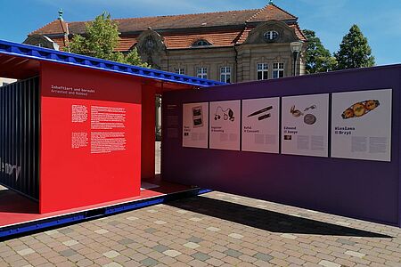 Umgebauter Seecontainer als Wanderausstellung