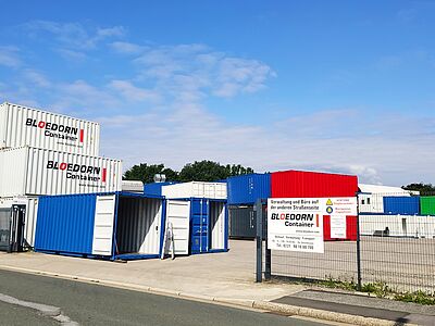 Seecontainer im Depot von Bloedorn Container