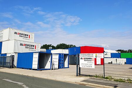 Seecontainer im Depot von Bloedorn Container