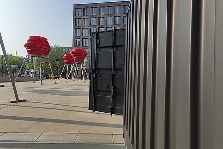 Seecontainer als Bühne