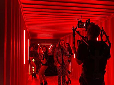 Musikvideo im Seecontainer