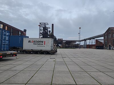 Containerlogistik: Vom Abbau einer Lärmschutzwand in Dortmund direkt zur Montage nach Gelsenkirchen