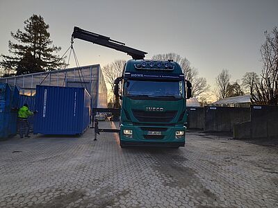 Containerwand schützt Klinikum vor Druckwelle