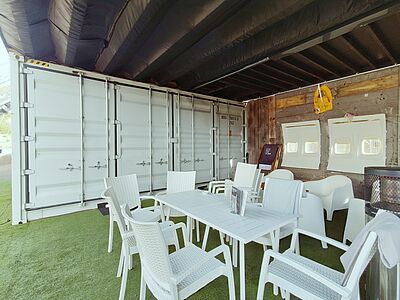 Bar aus Seecontainern